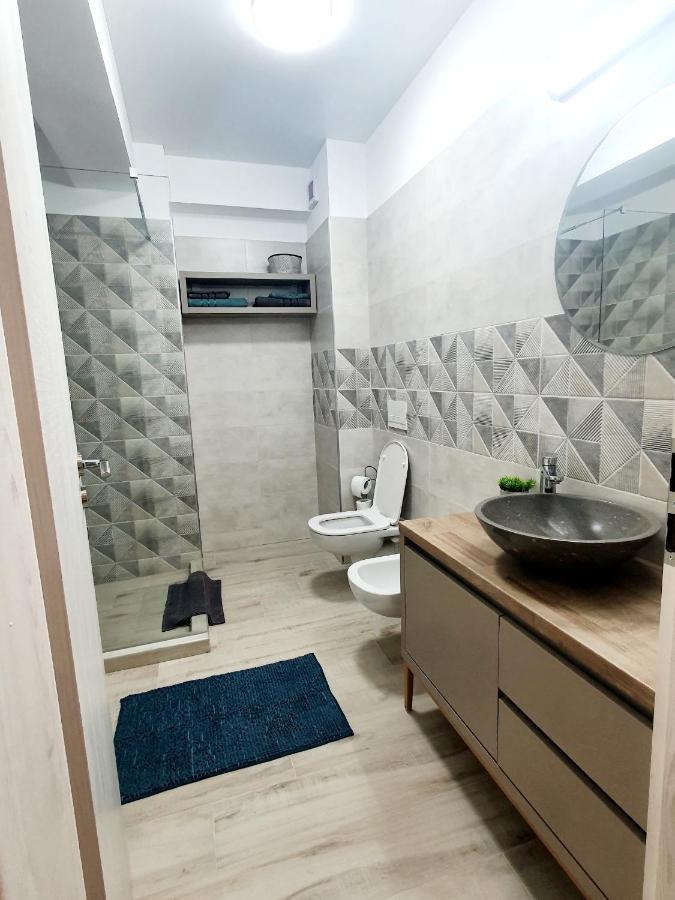 'Just Like Home' Apartment - With Private Parking Place Galati  Exterior photo